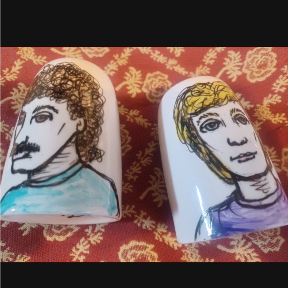 Haul and oats salt shakers new